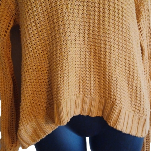 American Eagle Goldenrod lightweight oversized sweater. Size xs. - Picture 2 of 8